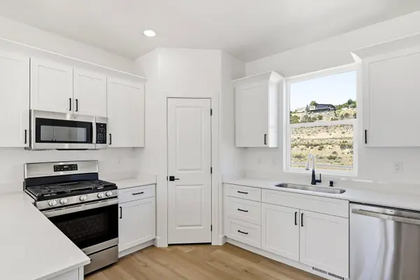 694 S Liberty Cove DR, Cedar City, UT 84720