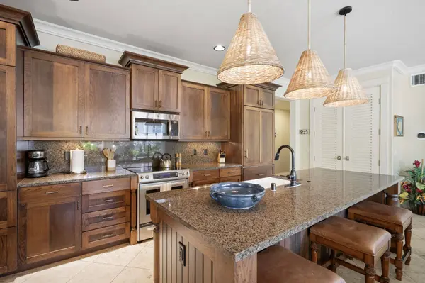 2373 HOOHU RD #B111, Koloa, HI 96756