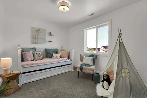 817 W 70 N, Hyrum, UT 84319
