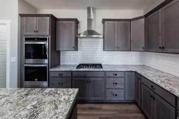 725 E 2450 N, North Logan, UT 84341