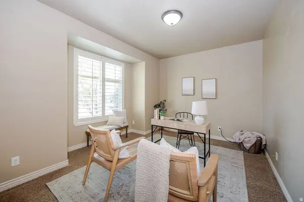 2692 W 2325 N, Farr West, UT 84404