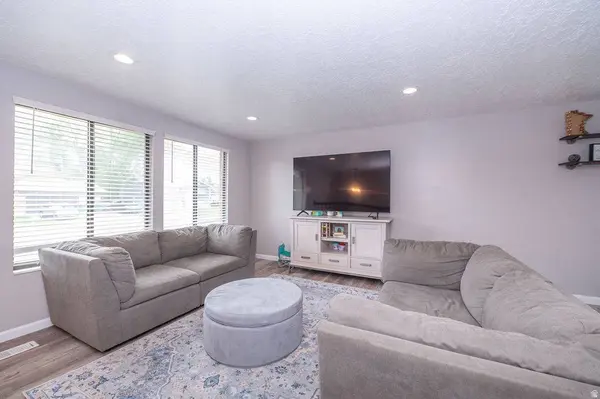 5037 S 2875 W, Roy, UT 84067