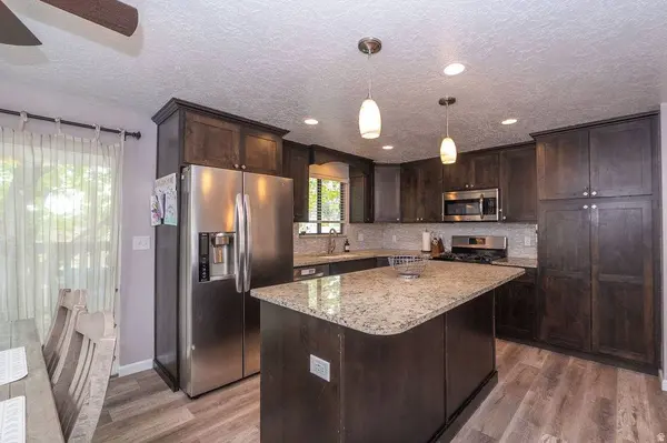 5037 S 2875 W, Roy, UT 84067