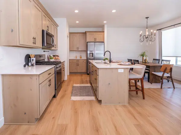 3561 S GREEN FARM WAY, West Haven, UT 84401