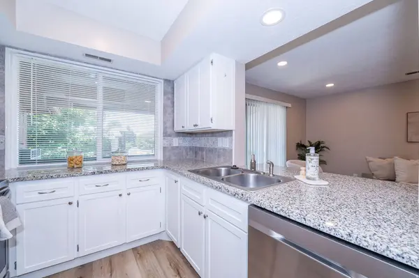 325 E 2550 N ##120, North Ogden, UT 84414