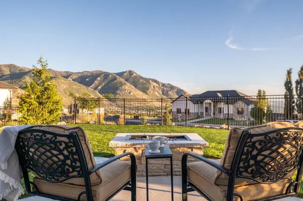 846 E MOUNTAIN RD, North Ogden, UT 84414