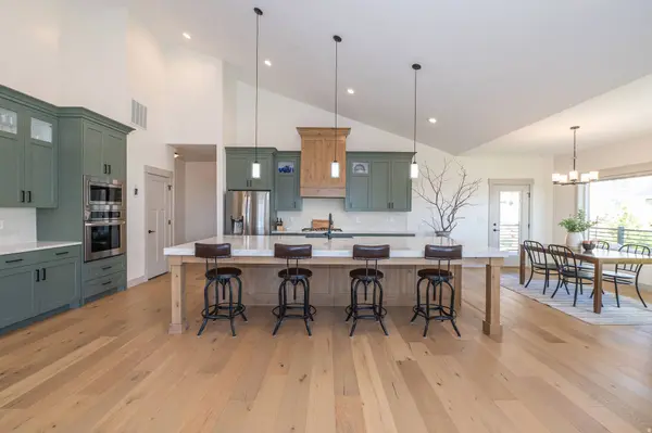 846 E MOUNTAIN RD, North Ogden, UT 84414
