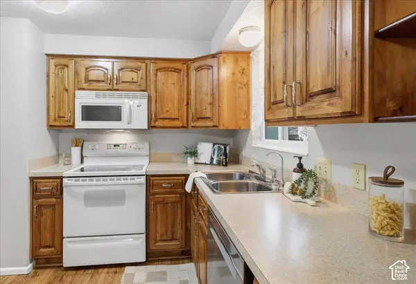 1759 N 450 E, North Ogden, UT 84414