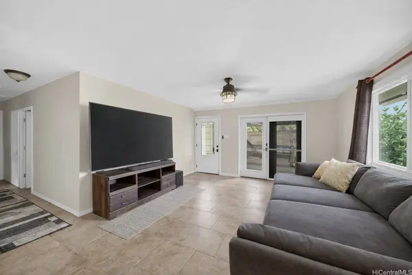1342 Nanialii ST, Kailua, HI 96734