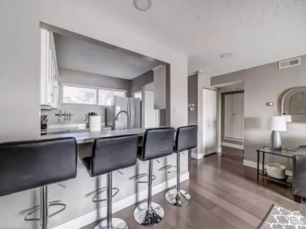 7327 S SPRINGCREST CT E #10, Midvale, UT 84047