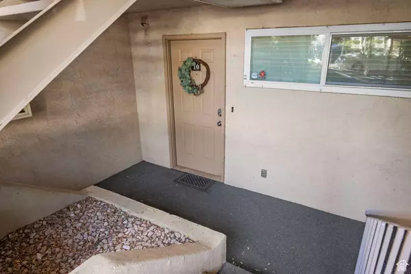 7327 S SPRINGCREST CT E #10, Midvale, UT 84047