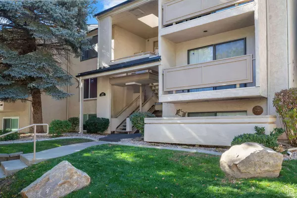 7327 S SPRINGCREST CT E #10, Midvale, UT 84047