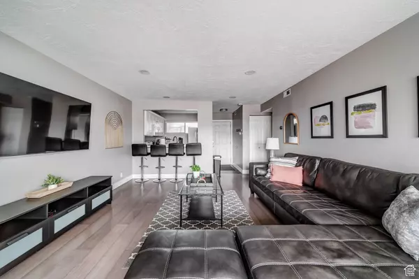 7327 S SPRINGCREST CT E #10, Midvale, UT 84047