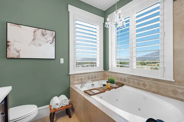 10207 N BAYHILL DR, Cedar Hills, UT 84062