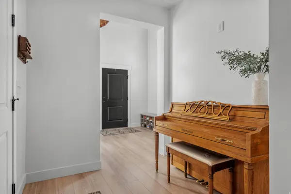 826 W WALNUT BARK LN, Mapleton, UT 84664