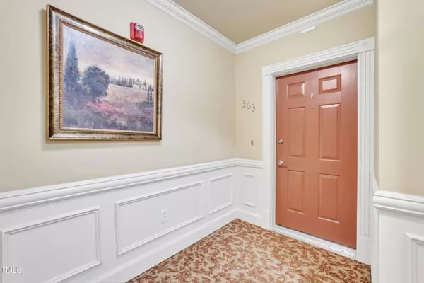 10421 Rosegate Ct #303, Raleigh, NC 27617