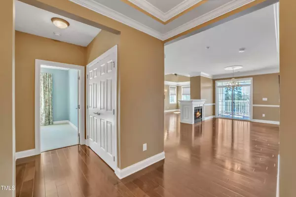 10421 Rosegate Ct #303, Raleigh, NC 27617