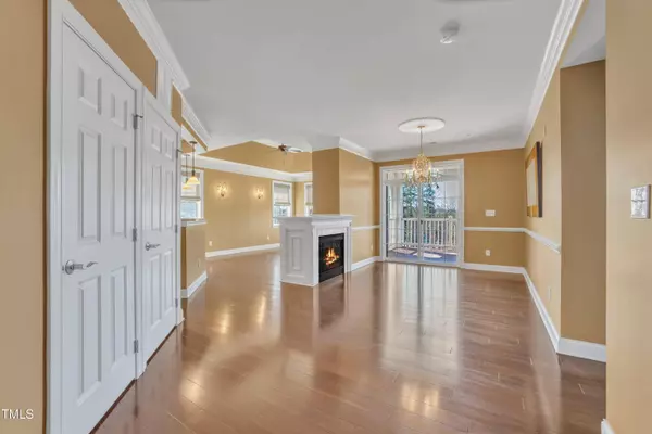 10421 Rosegate Ct #303, Raleigh, NC 27617