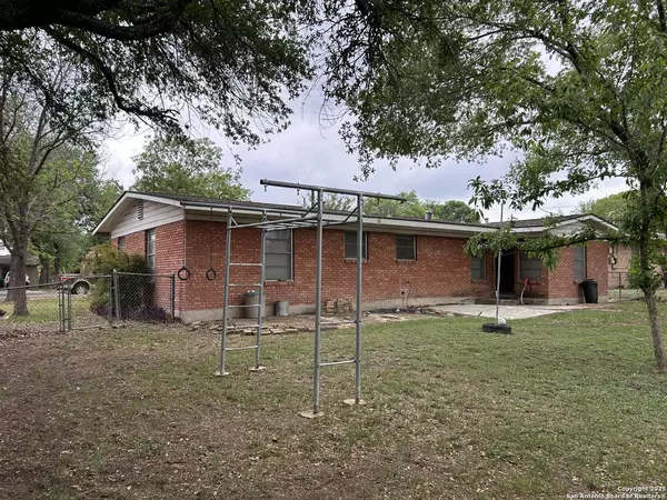 439 Sandalwood Ln, San Antonio, TX 78216