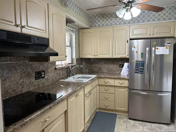 439 Sandalwood Ln, San Antonio, TX 78216