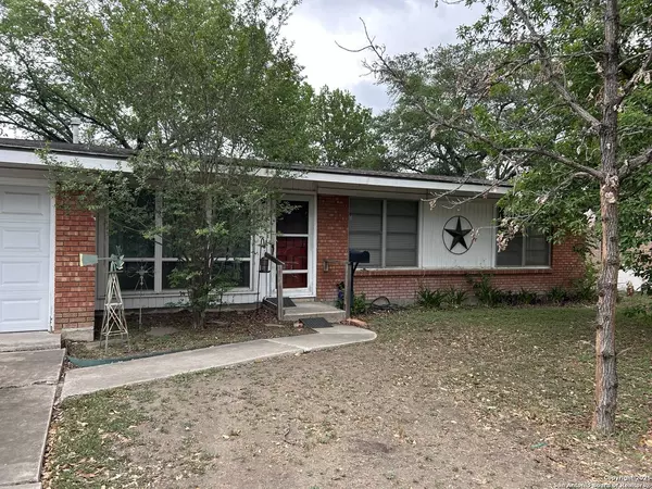 439 Sandalwood Ln, San Antonio, TX 78216