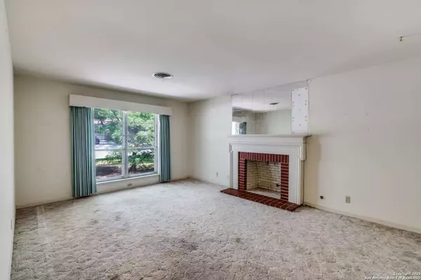 426 Zephyr, Windcrest, TX 78239