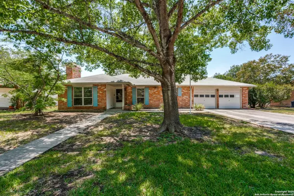 426 Zephyr, Windcrest, TX 78239