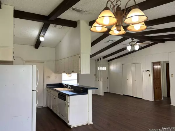 12506 MINUTEMAN DR, San Antonio, TX 78233