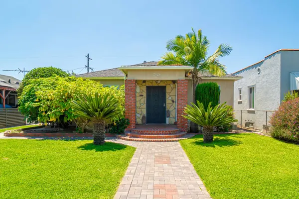 2828 Hill St, Huntington Park, CA 90255-6338