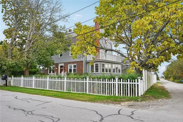 90 Point AVE, Warwick, RI 02889