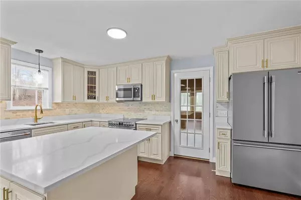 242 Burnt Hill RD, Scituate, RI 02831
