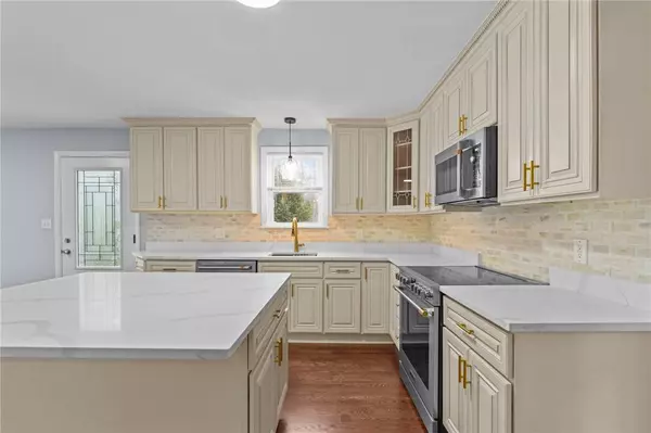 242 Burnt Hill RD, Scituate, RI 02831