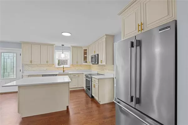 242 Burnt Hill RD, Scituate, RI 02831