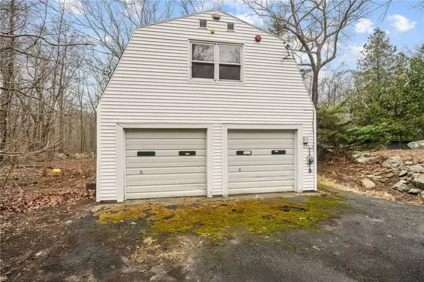 242 Burnt Hill RD, Scituate, RI 02831