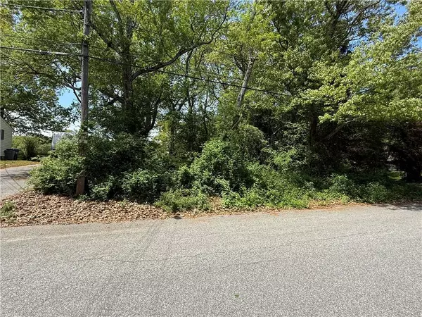 0 Capron Farm DR, Warwick, RI 02886