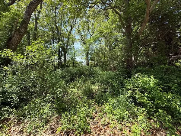 0 Capron Farm DR, Warwick, RI 02886