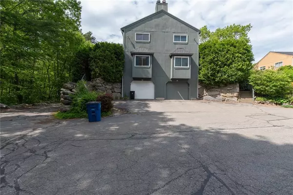 15 Loyalist DR #15B, Uxbridge, MA 01569