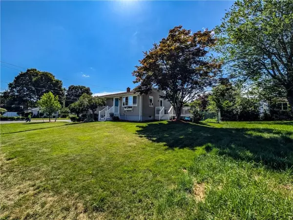 24 Cedar ST, Johnston, RI 02919