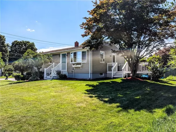24 Cedar ST, Johnston, RI 02919
