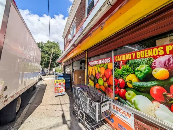 196 Pocasset AVE, Providence, RI 02909