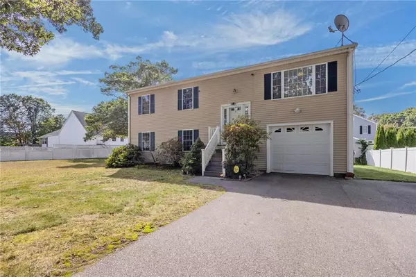 31 Boccia CT, Warwick, RI 02888