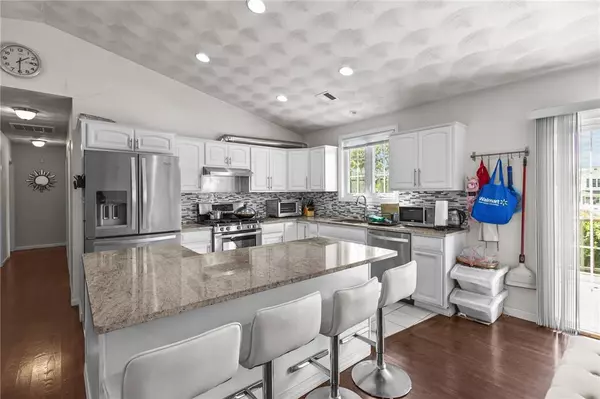 31 Boccia CT, Warwick, RI 02888