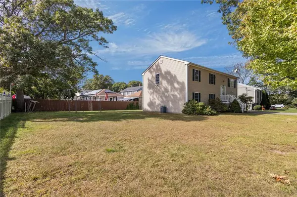 31 Boccia CT, Warwick, RI 02888