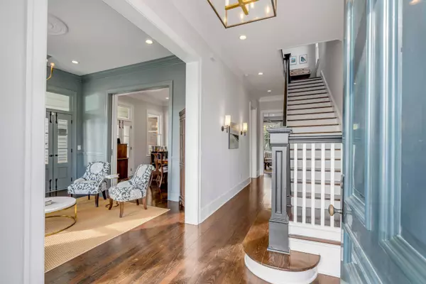 49 Ashley Ave, Charleston, SC 29401