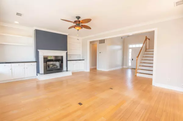 2107 Club View Ct, Charleston, SC 29412