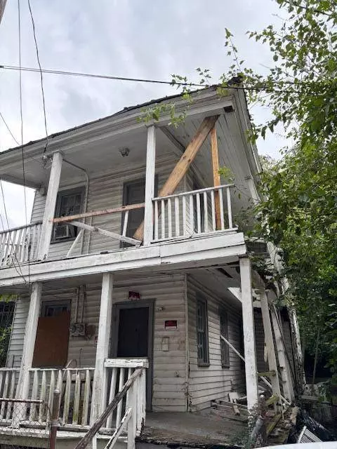 6 Poinsett St, Charleston, SC 29403