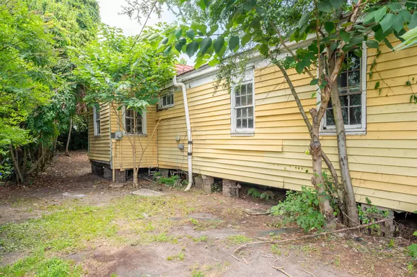 12 Poinsett St, Charleston, SC 29403