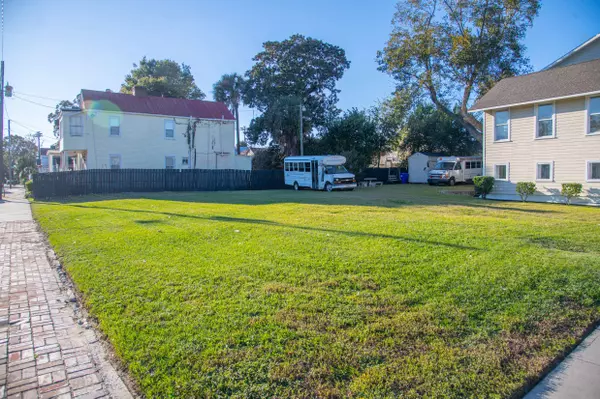 975 King St, Charleston, SC 29403