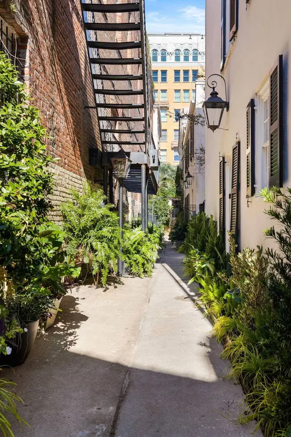21 Broad St, Charleston, SC 29401
