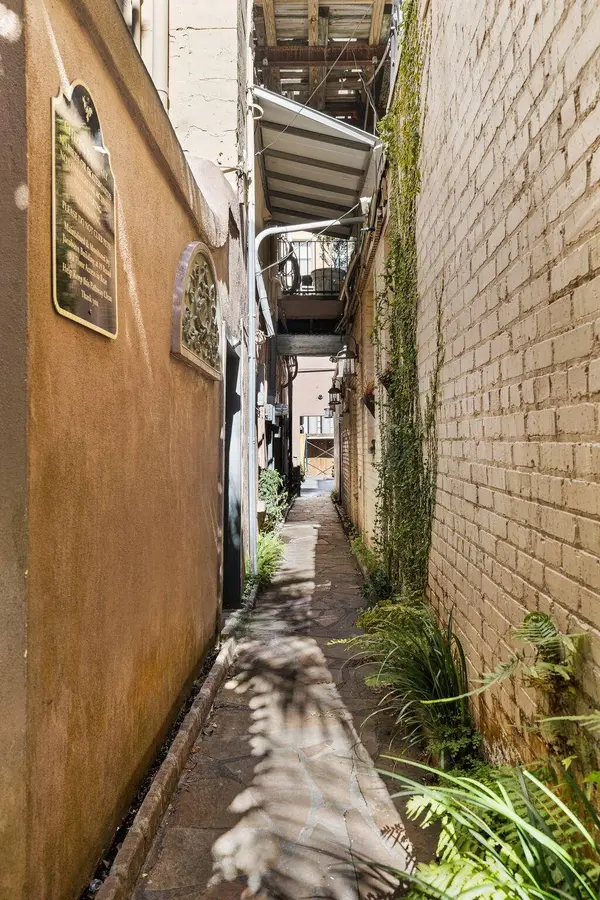 21 Broad St, Charleston, SC 29401